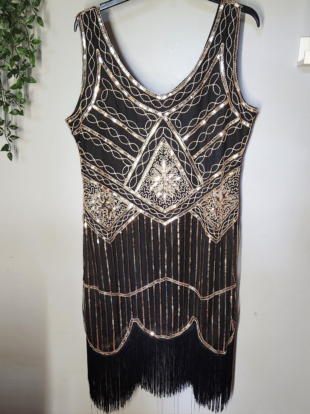 Black & Gold FlapperFringe Mini Dress - With Wig & Accessories Women's 4X
